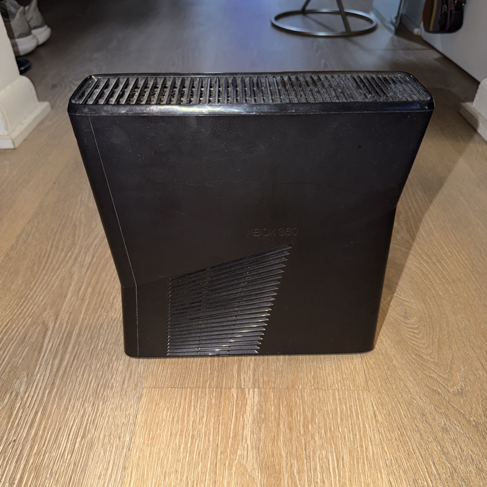 Xbox 360 Slim 4GB – Tested & Working | Controller Included