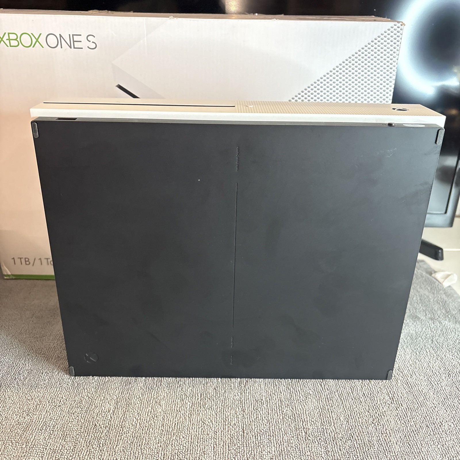 Microsoft Xbox One 1 TB White Console In Og. Box w/ HDMI, Pwr Cord, Controller