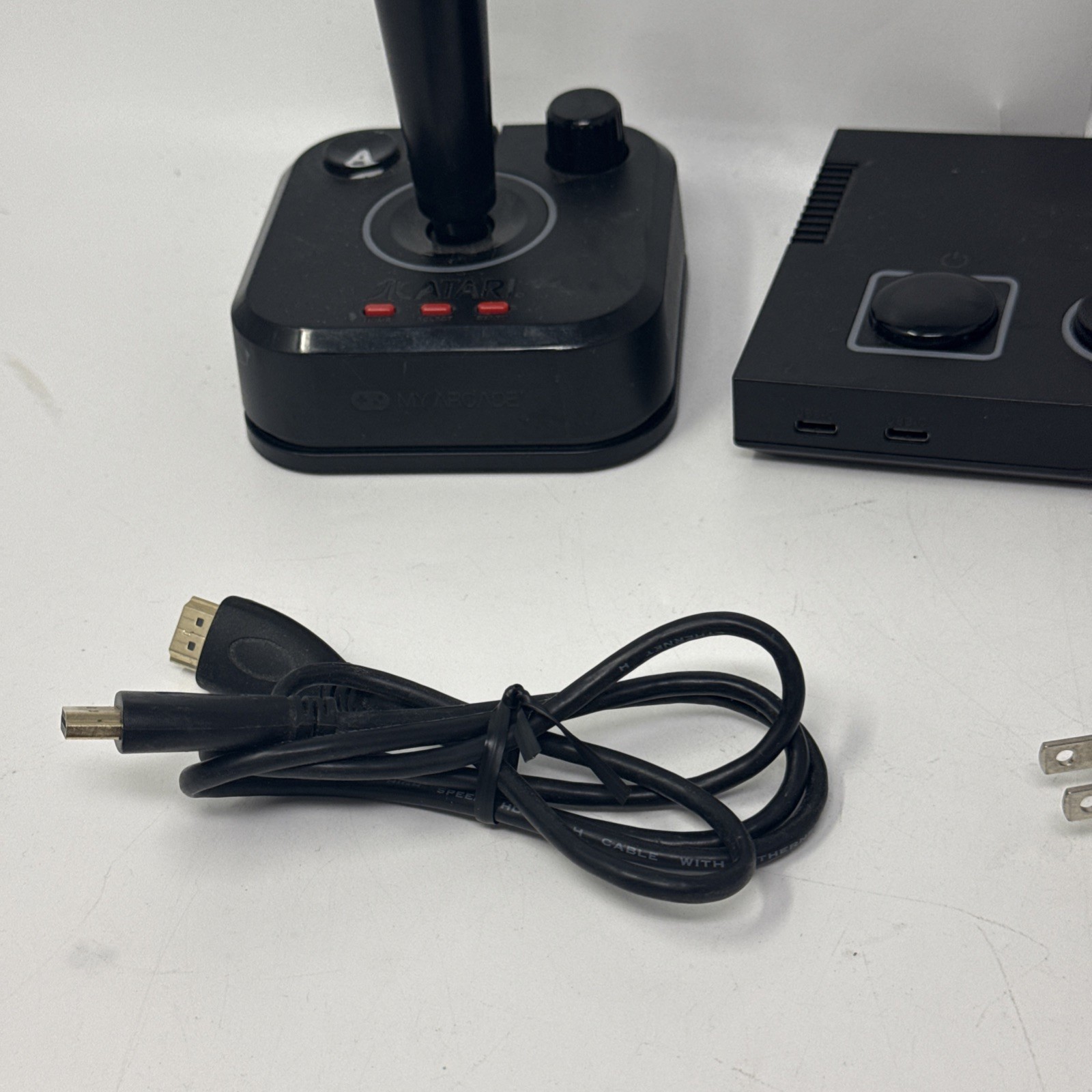 Atari Gamestation Pro Plug & Play Console 2 Joysticks HDMI Tested New Batteries