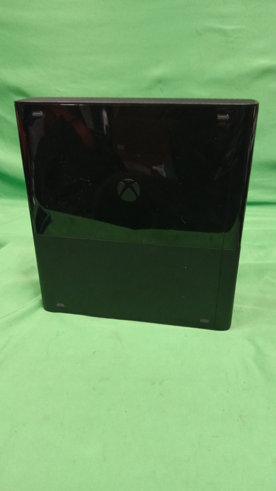 Xbox 360 E Model 1538 Console + HDD & Controller | Powers On | Read Description