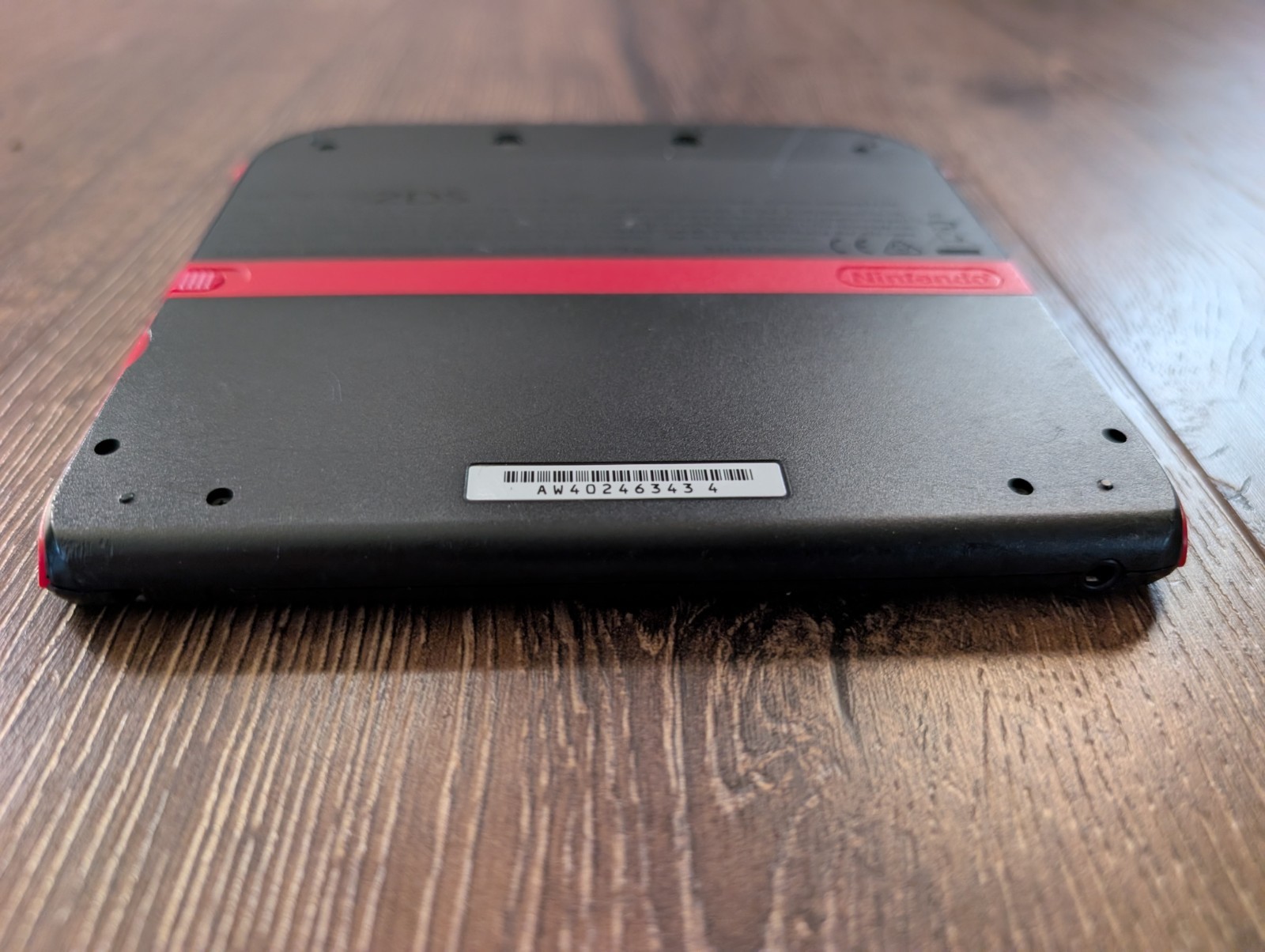 Nintendo 2DS Console – Black/Red
