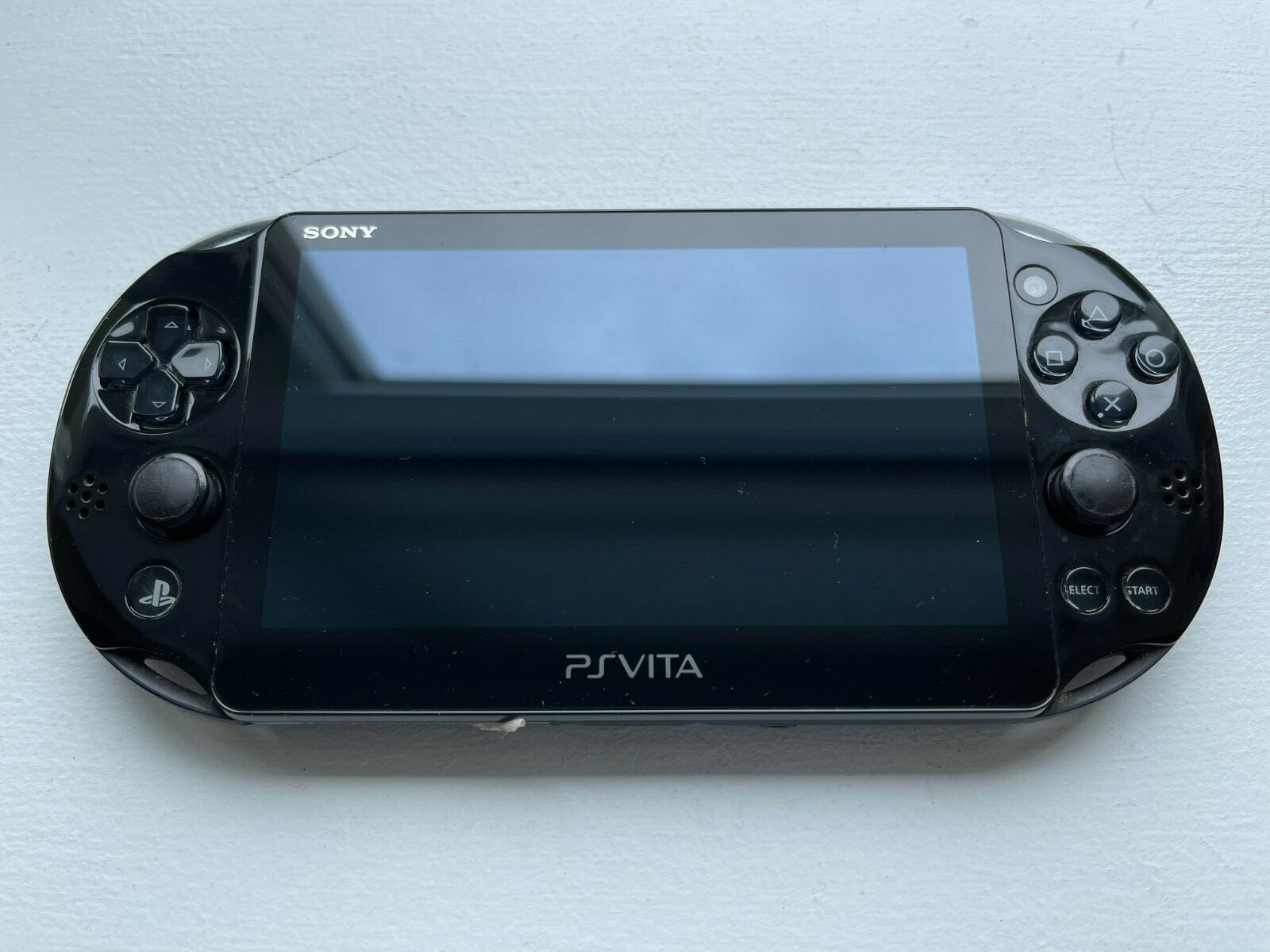 Sony PS Vita 2000 Slim – Black – *GREAT* + Sony 8GB Memory Card + Charger