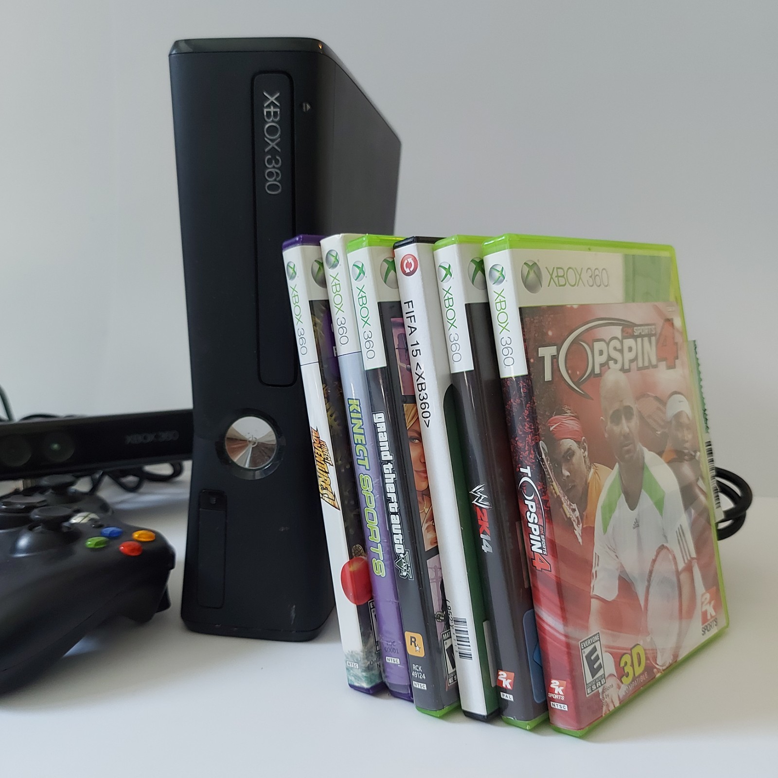 Microsoft Xbox 360 S 4GB Black Kinect Bundle w/ 2 Controllers & 6 games WORKING!
