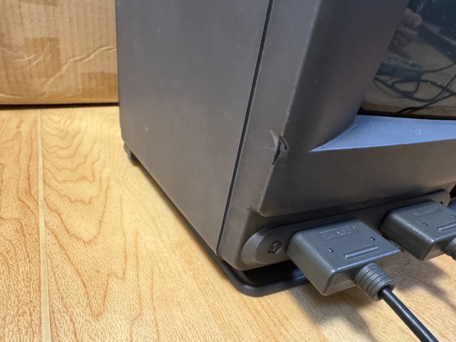 [Tested and Working] Retro Game Console: Super Famicom with Built-in TV: 14G-SF1