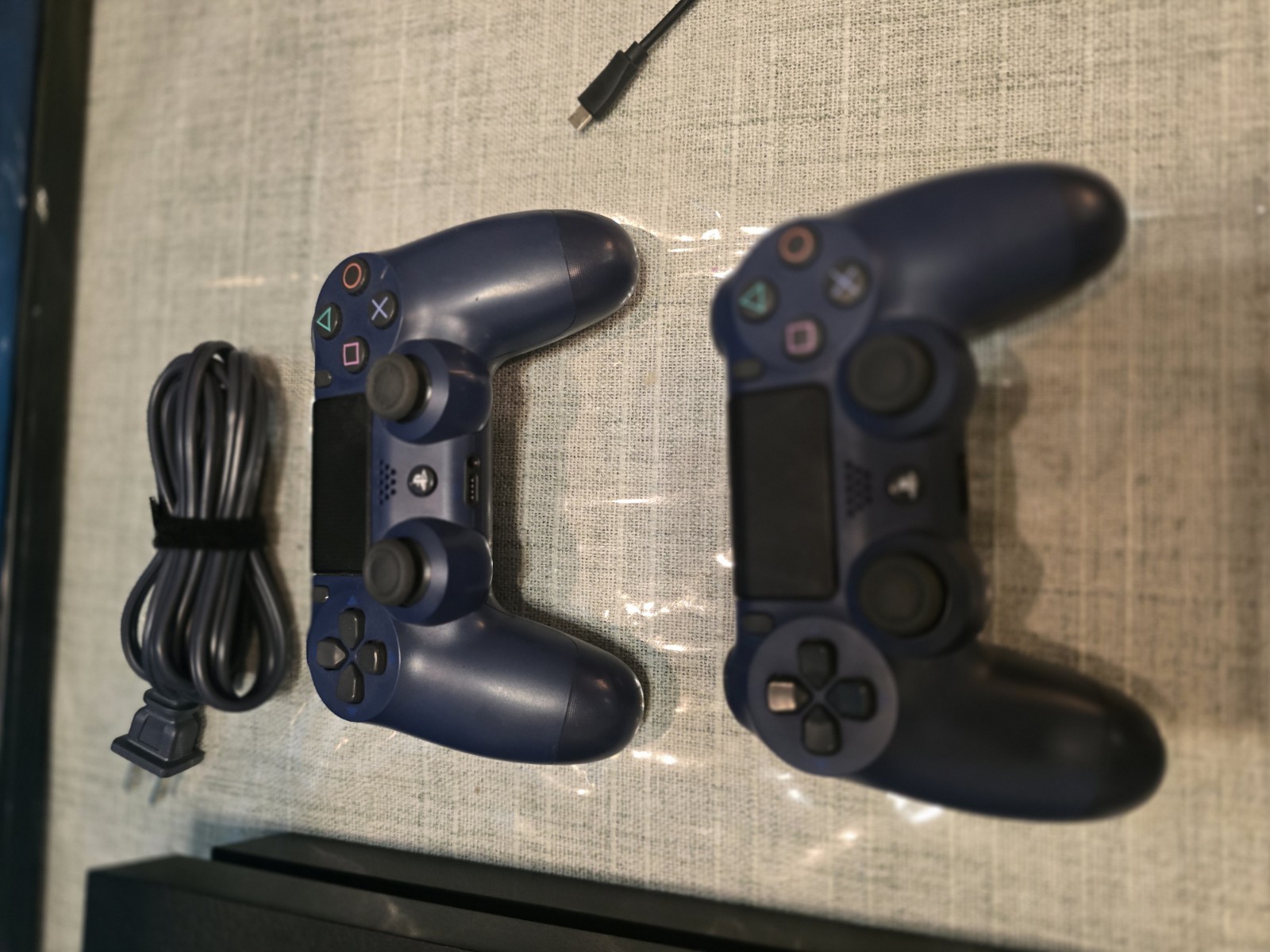 PS4 Console Bundle with 2 Blue DualShock 4 Controllers + 5 Game – Tested Working