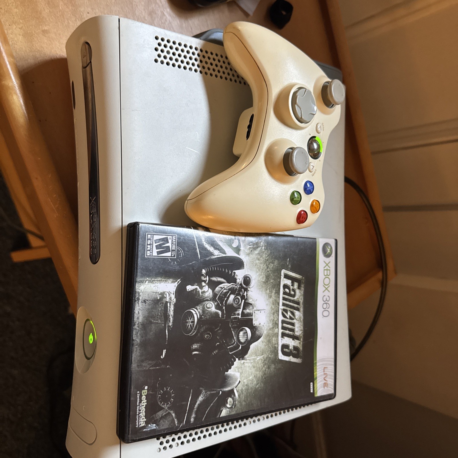 Microsoft Xbox 360 Pro System Bundle 60GB White Console Read Description