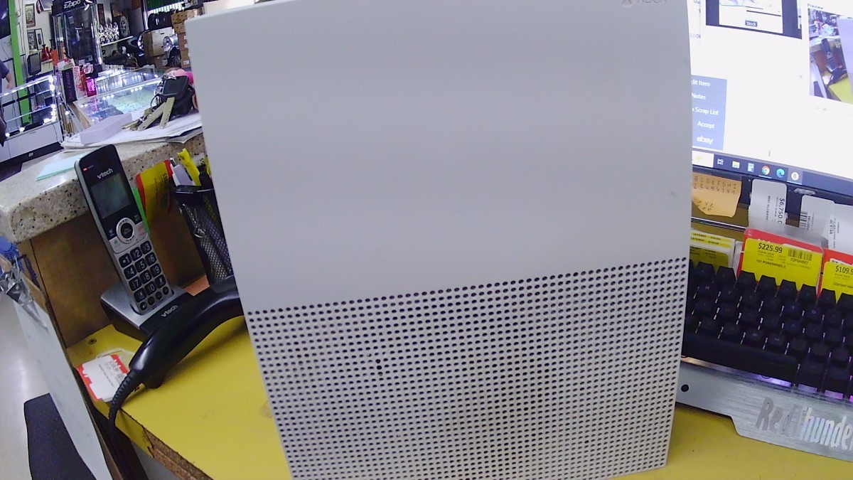 MICROSOFT XBOX ONE S – CONSOLE – 500GB – 1681 (EZP057883)