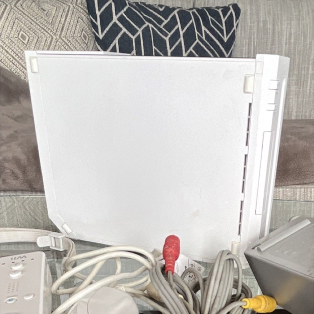 Nintendo Wii Console White BUNDLE Wii Remote Nunchuk Cables Motion Control