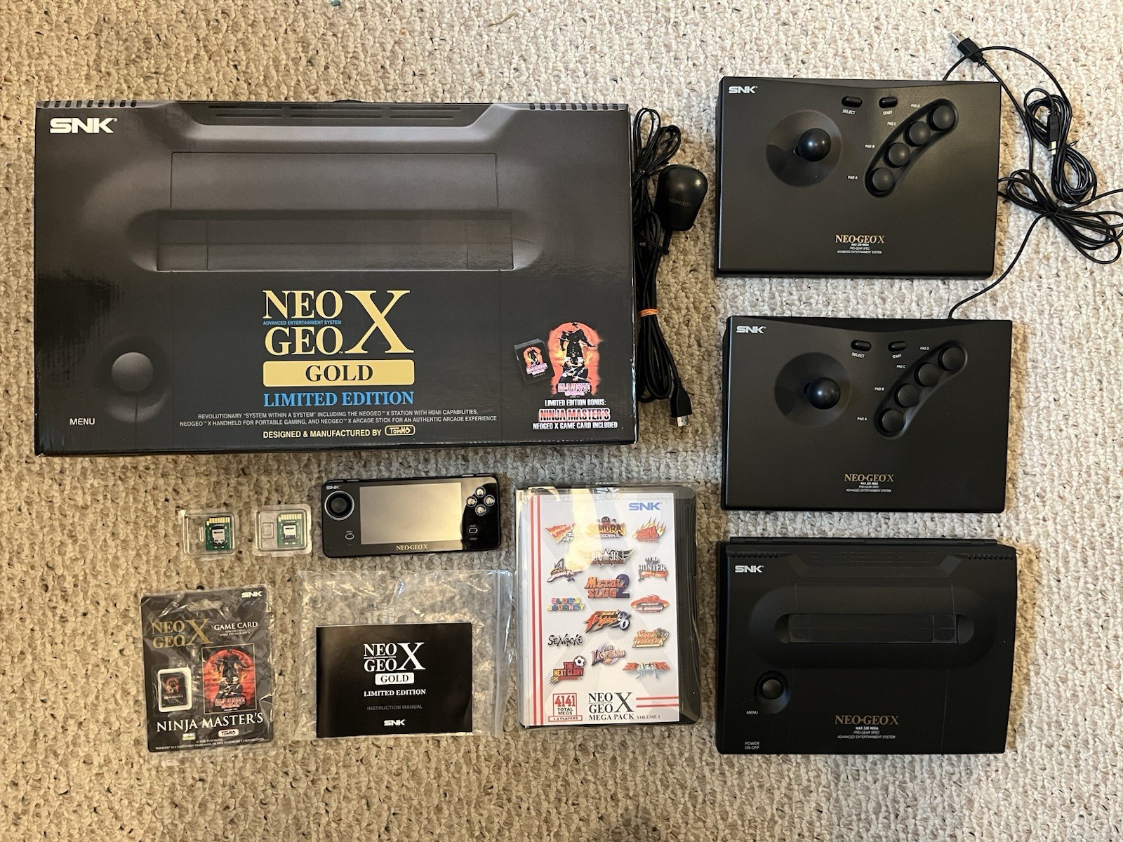 SNK NEO GEO X GOLD Limited Edition Console w Box + Mega Pack V1 + 2 Controllers