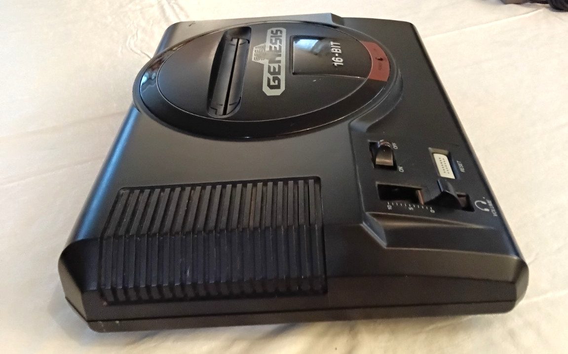 Sega Genesis 16-BIt Console Model 1601 Complete Hook-Ups/Controller Work Perfect