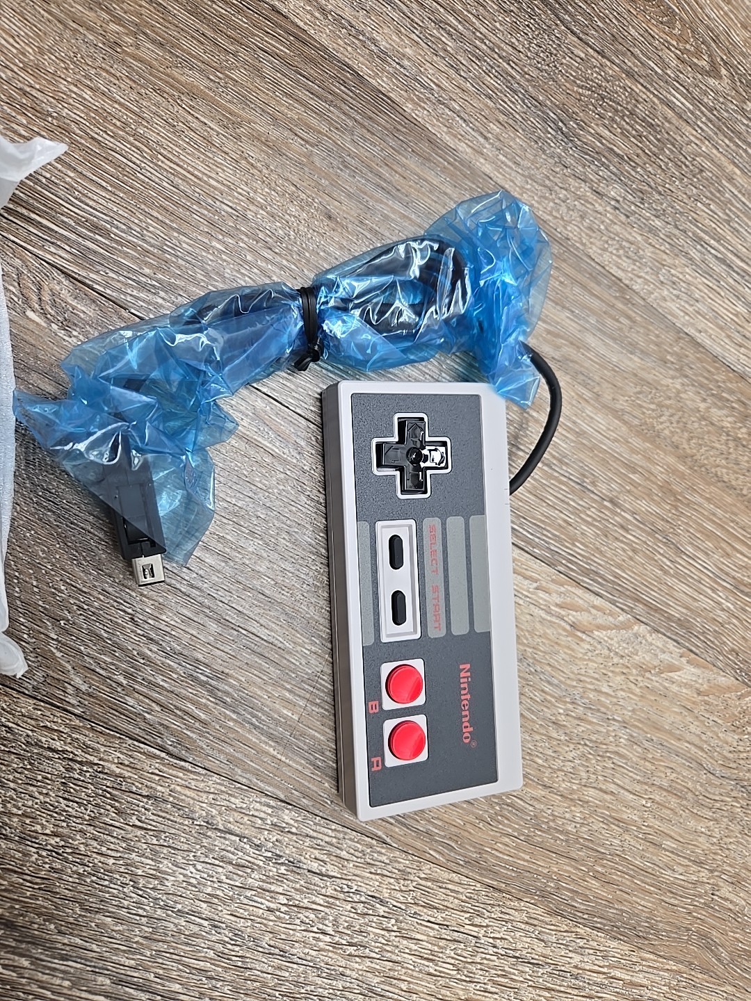 Nintendo NES Classic Edition Console with 1 Controller Box – NEW but Incomplete