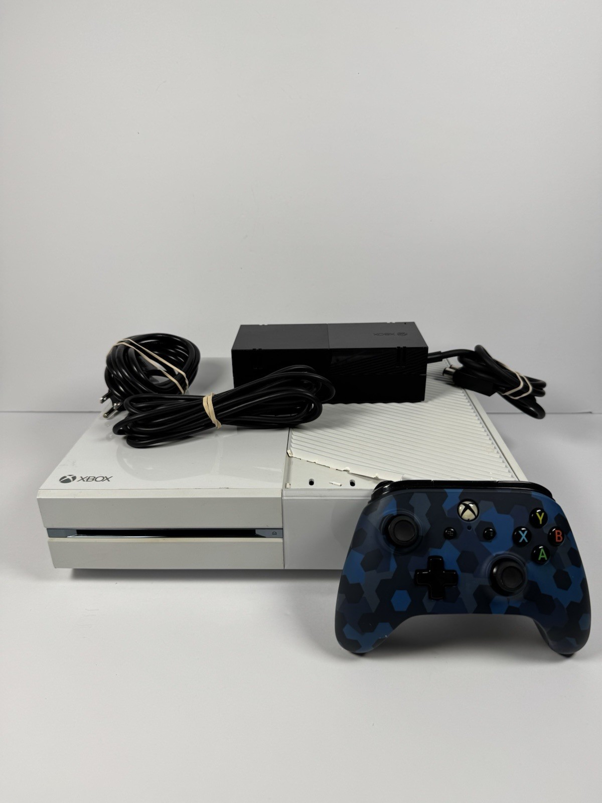 Microsoft Xbox One 1540 500GB White – W/ Controller + Cable