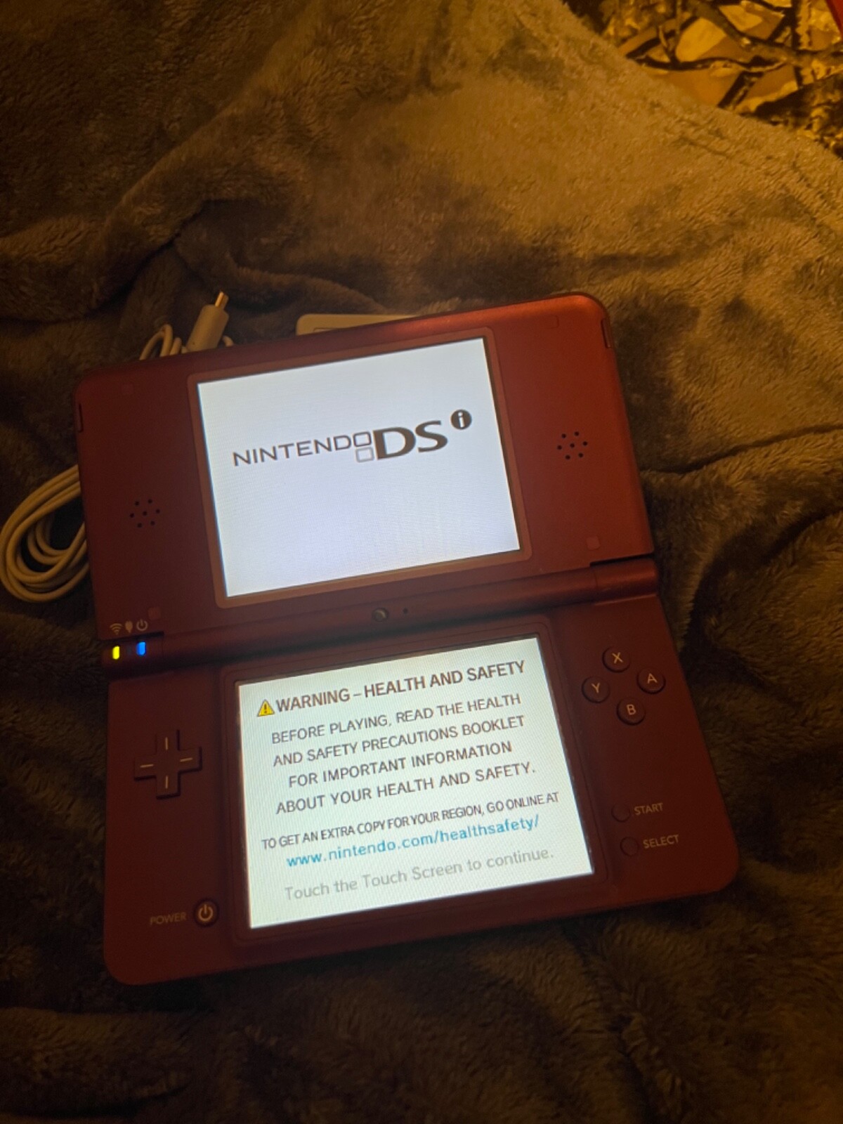 Nintendo DSi XL Console – Red