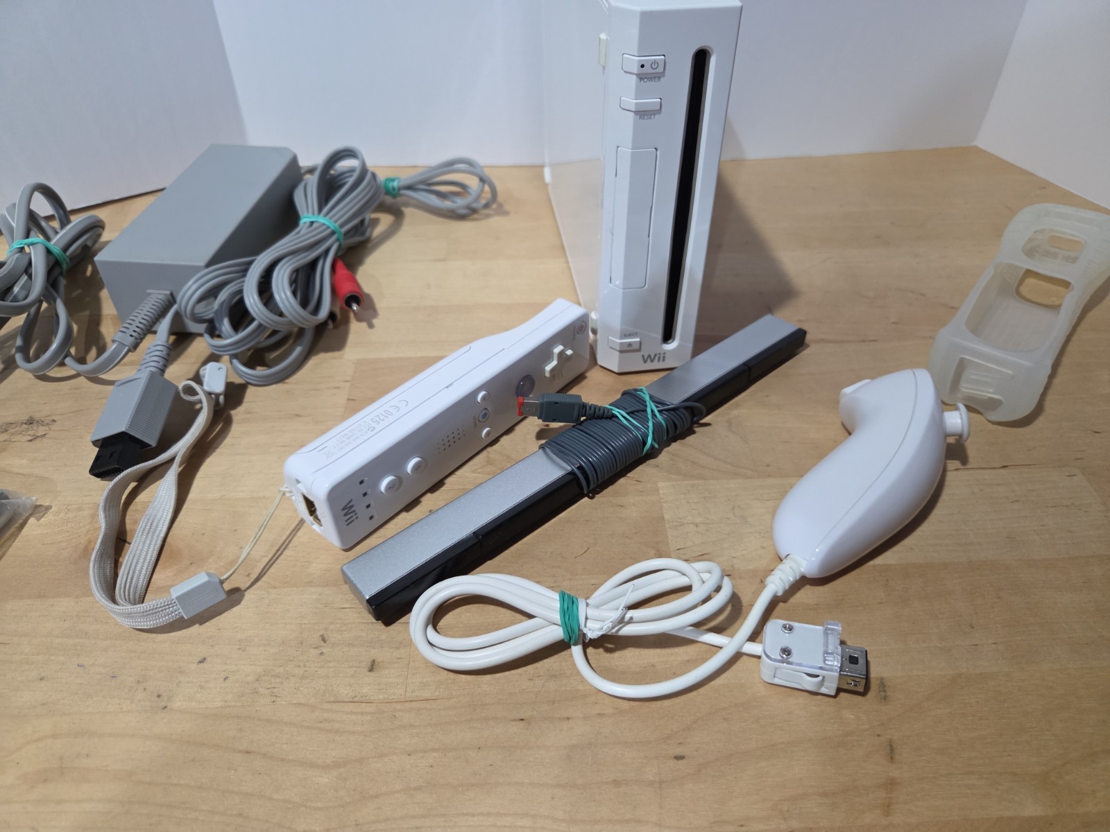 Nintendo Wii Console RVL-001 Controller Nunchuck All Cables Tested