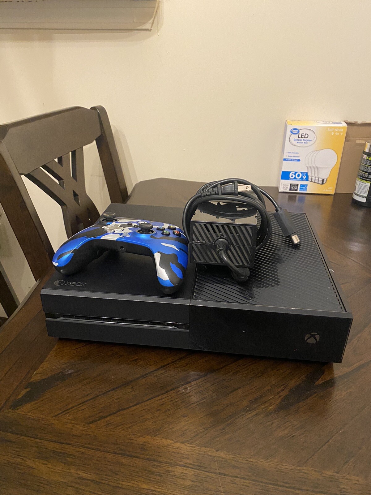 Microsoft Xbox One with Kinect 500GB Black Console – 7UV-00077