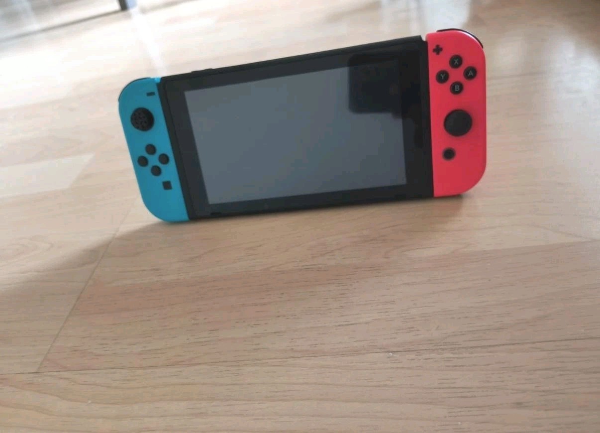 Nintendo Switch HAC-001 32GB Console Neon Blue/Red Joy-Con Bundle microSD