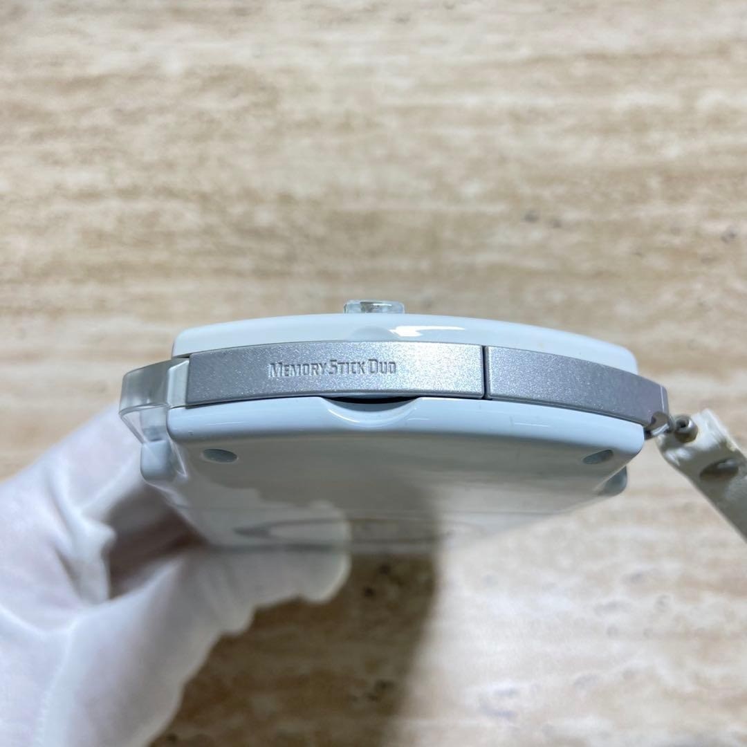 Sony PSP 2000 Ceramic White Almost Unused Complete in Box 6760