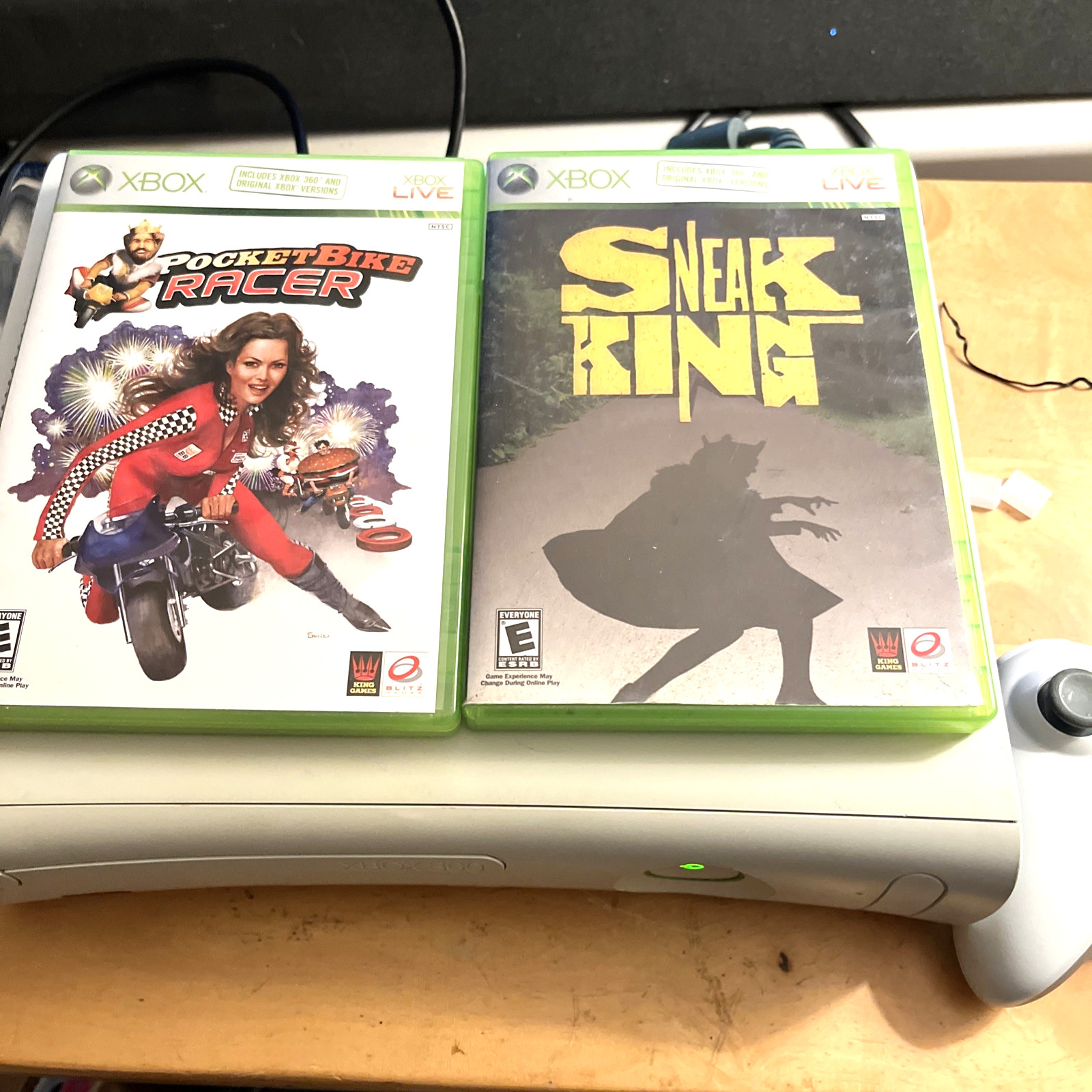 XBox 360 20GB White Bundle Controllers 2 Games AV Cable Power Adaptor Tested