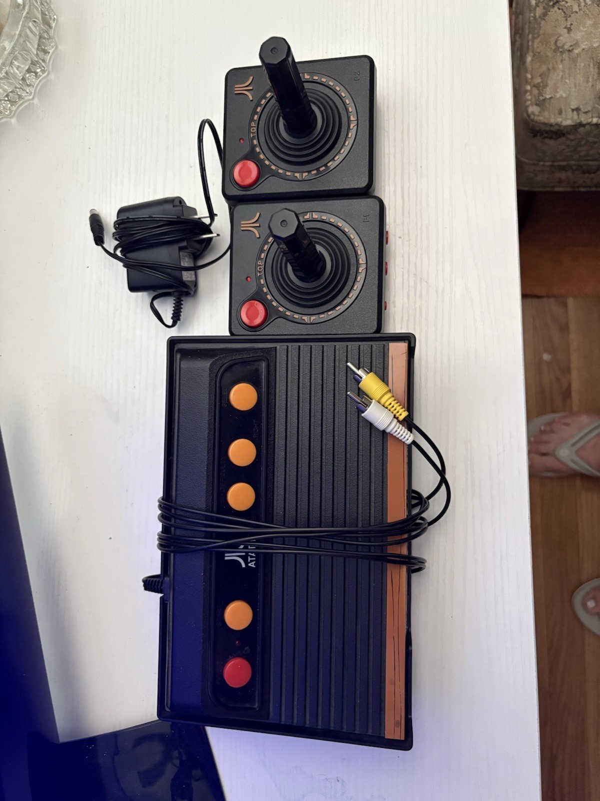 Atari Flashback 5 Classic Game Console 2 Wireless Joystick Controllers & Cords
