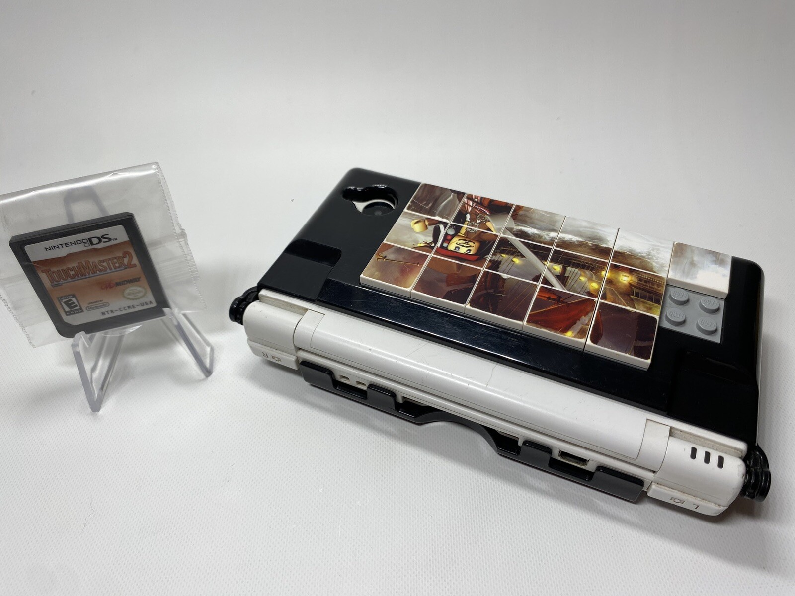 Nintendo DSi Handheld Console White No Power Adapter No SD Card No Stylus 2008
