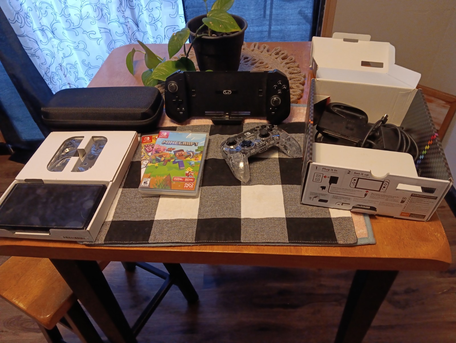 Nintendo Switch OLED Decent Condition Nearly Everything Included+2 Games