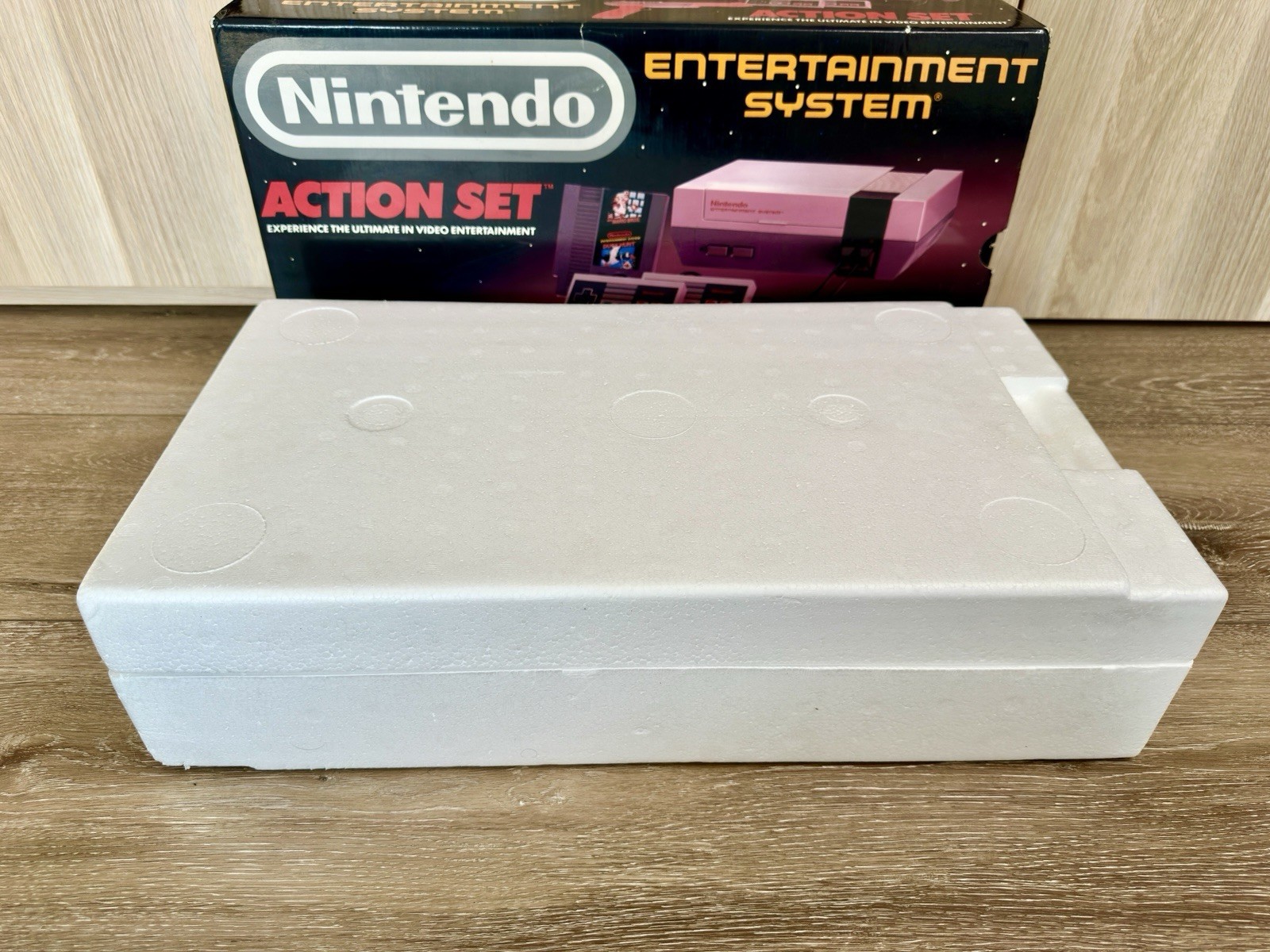 Nintendo NES Console Action Set – Complete CIB – Super Mario/Duck Hunt