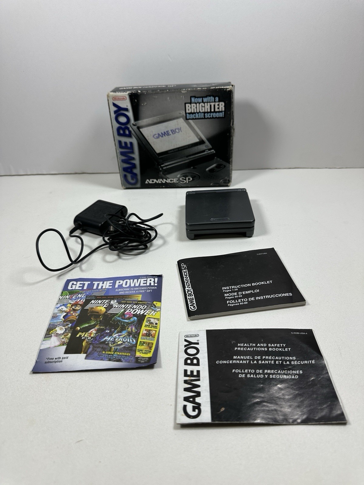 Nintendo GameBoy Advance SP – Graphite AGS-101 – Complete CIB – READ!