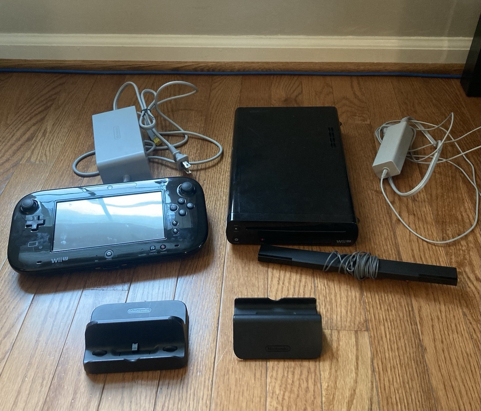 Nintendo Wii U Mario Kart 8 Deluxe Set 32GB Black Console AS IS READ DESCRIPTION