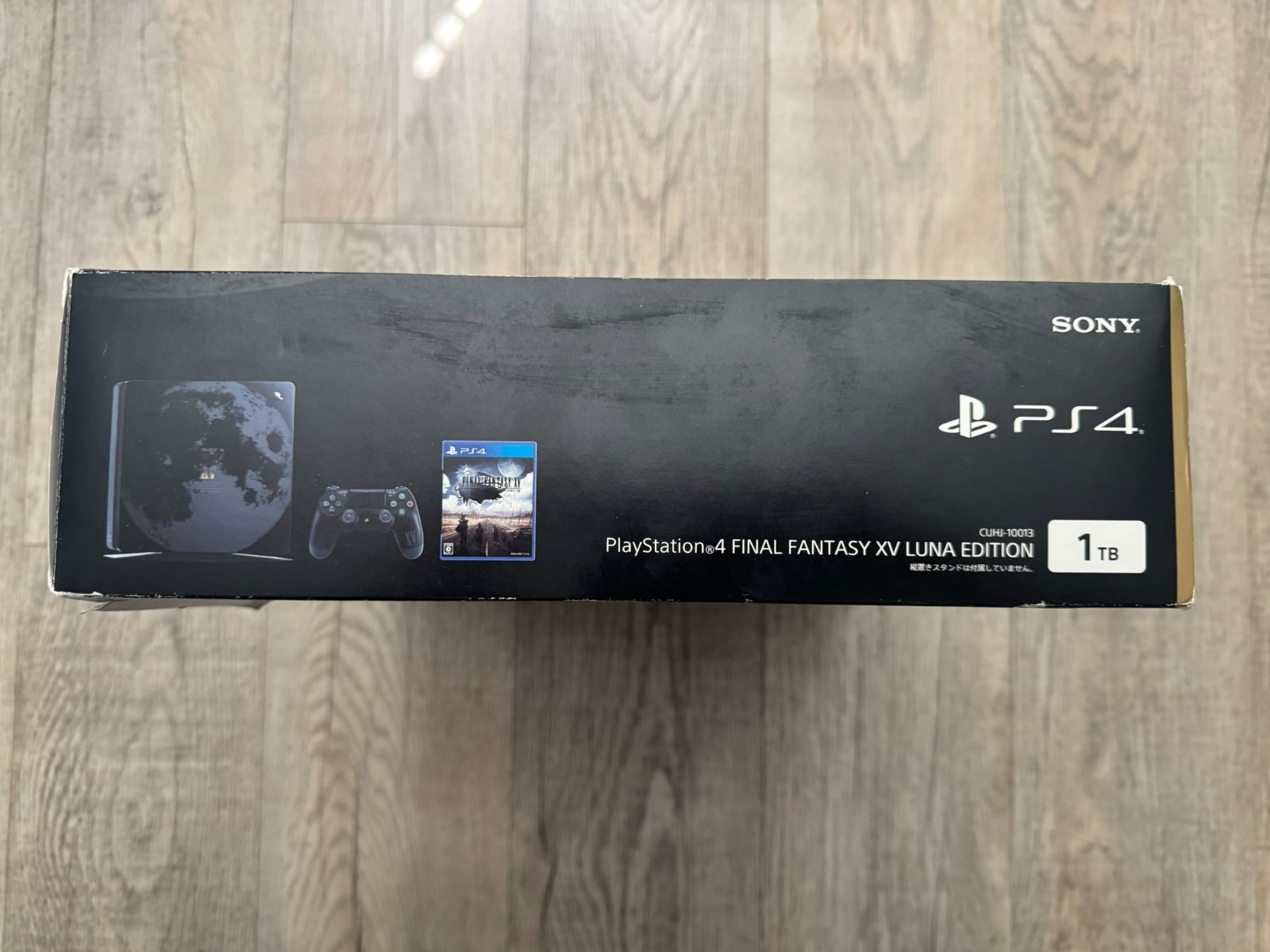 PS4 Final Fantasy XV Luna Edition Console Set Controller Cables Japanese