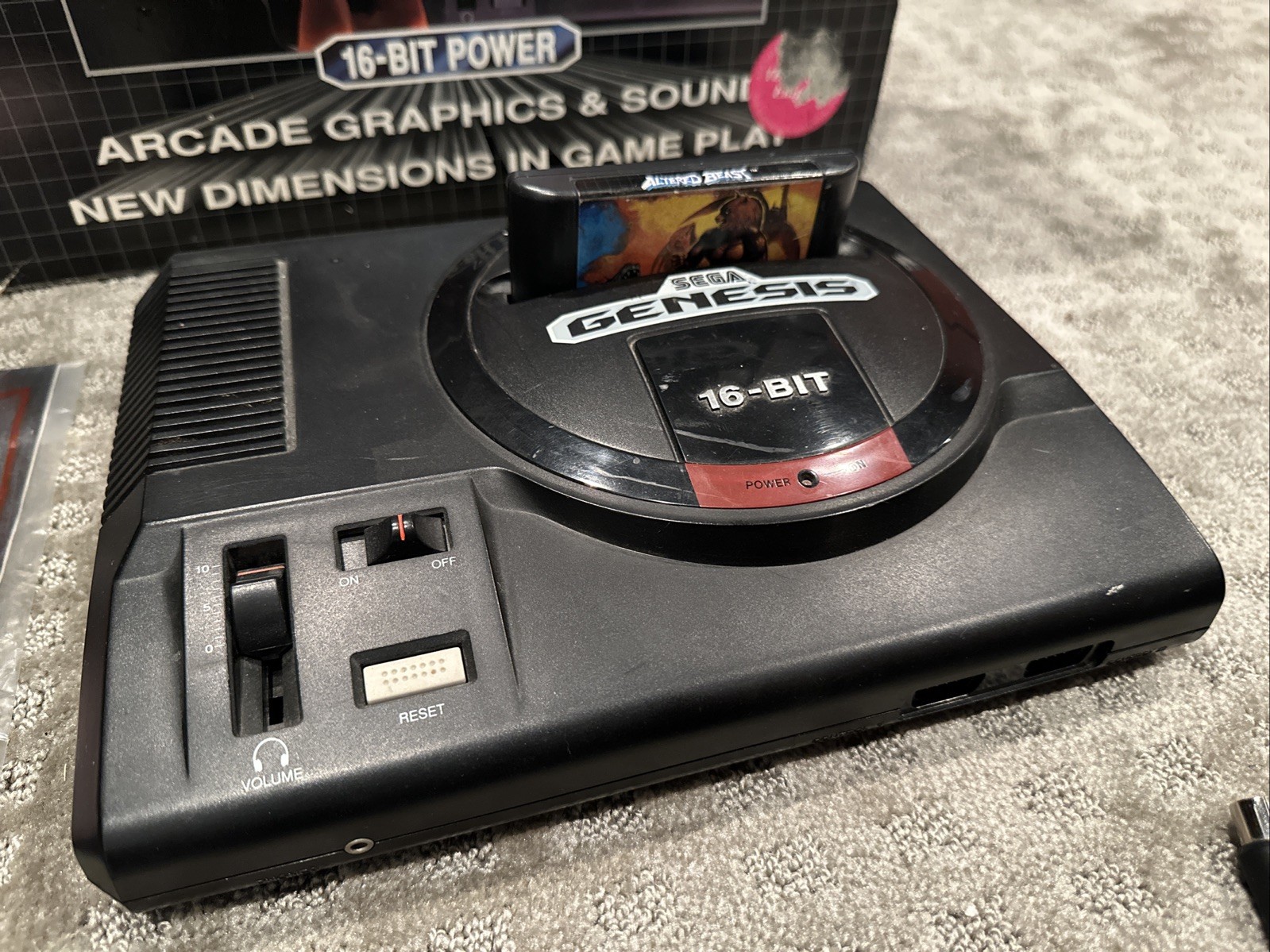 Sega Genesis ALTERED BEAST Bundle Console System Complete in Box (no Styrofoam)