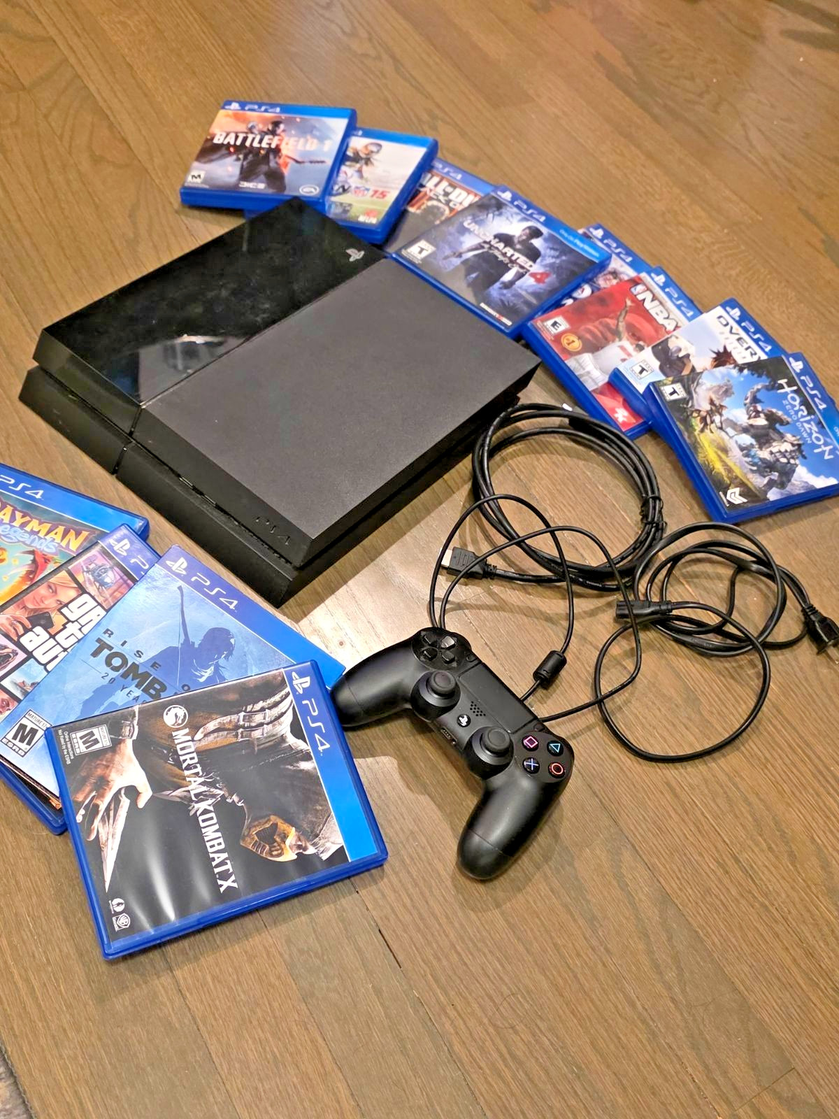 Sony PS4 500GB Console Bundle w/ Controller & 12 Games CUH-1115A Tested