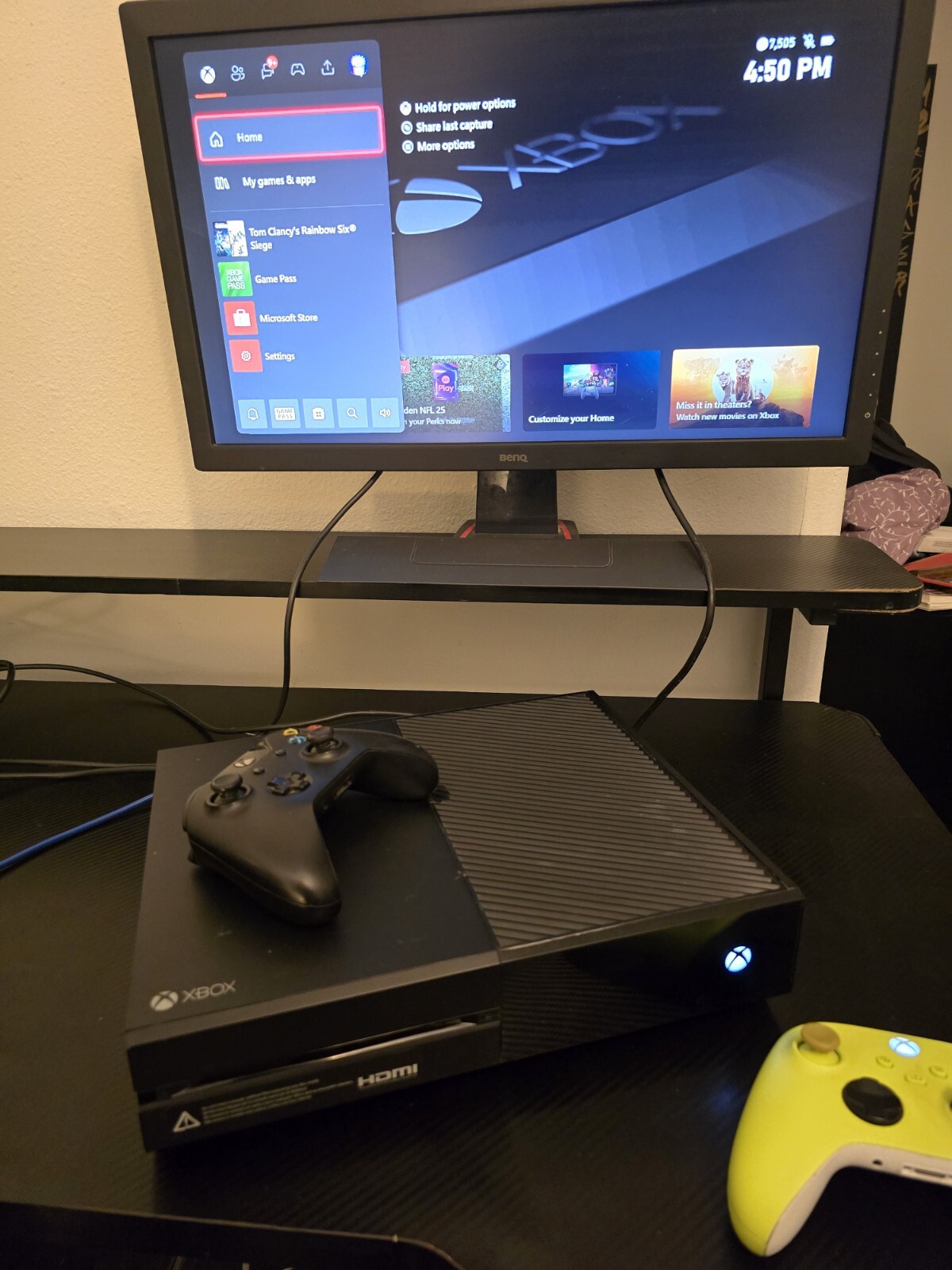 Microsoft Xbox One with Kinect 500GB Black Console – 7UV-00077