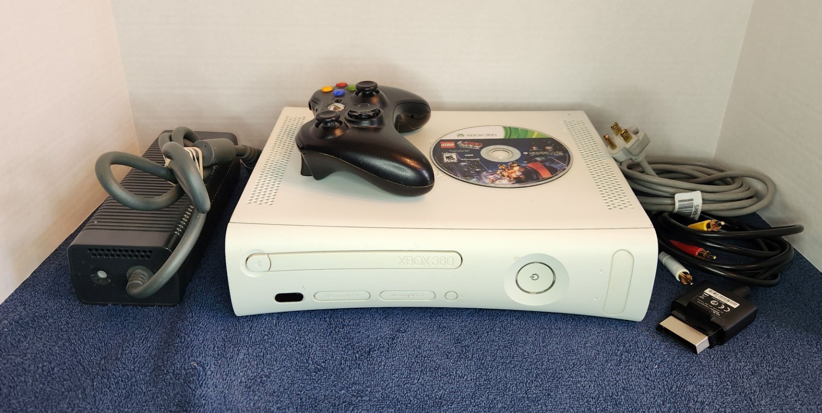 White XBOX 360 W/Power Adapters, Controller and Game, TESTED