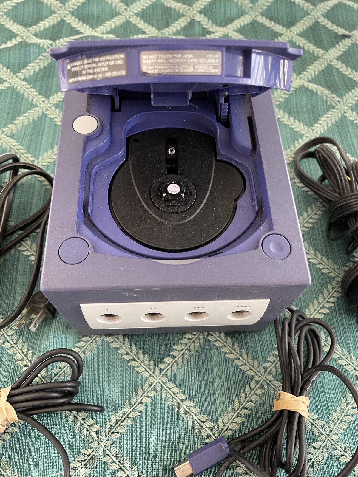 Nintendo GameCube DOL-001 Purple Indigo Console Bundle + 2 Controller & 2 Games