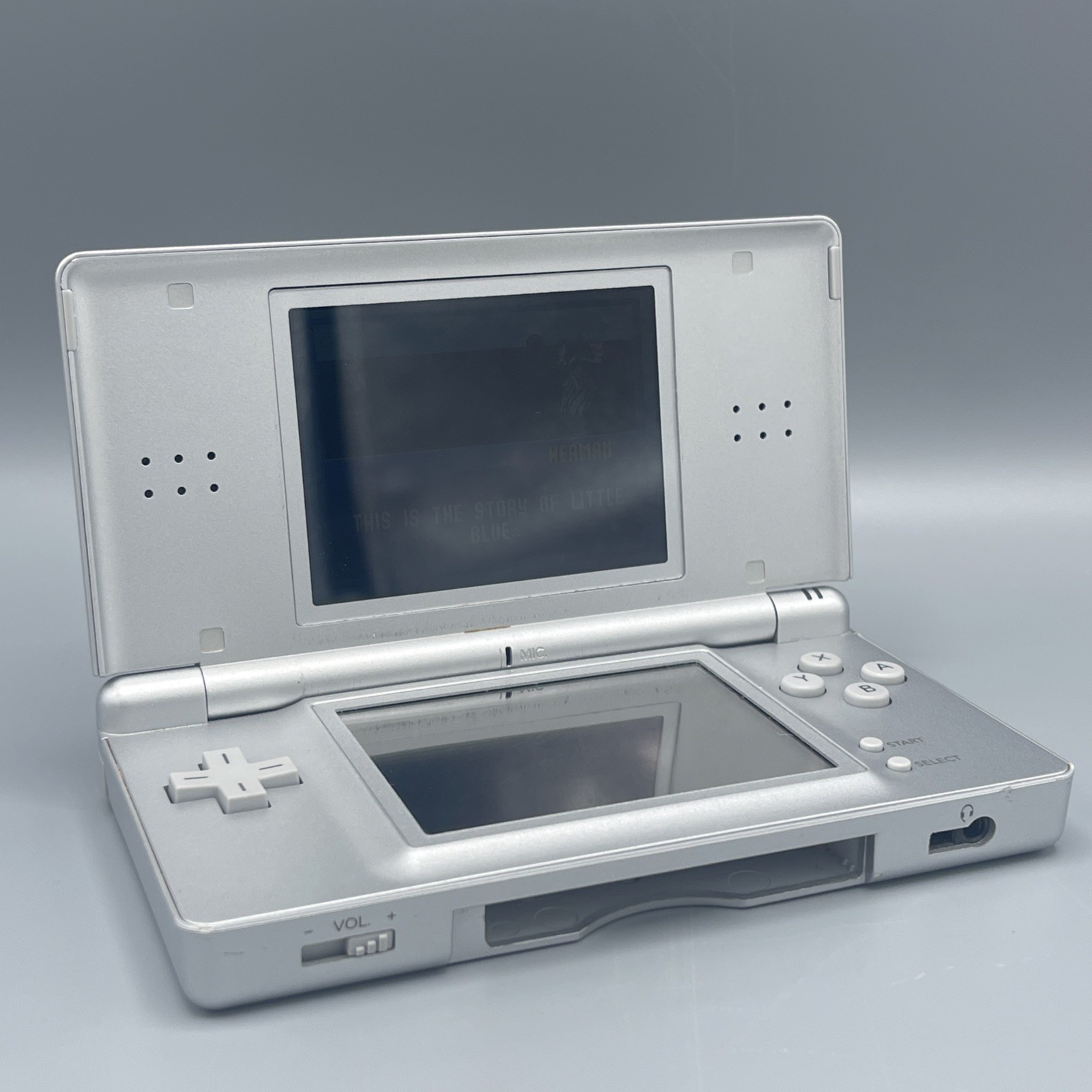 Nintendo DS Lite Silver Handheld Console Touch Screen Bundle W Games Charger