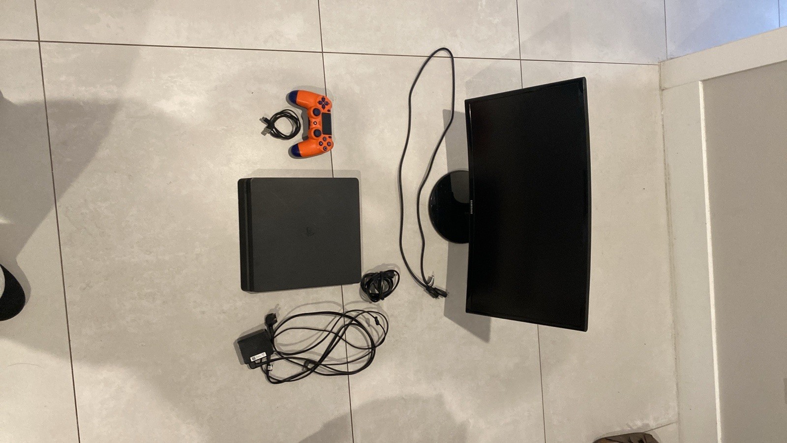 Sony PlayStation 4 Slim Black Console Wi-Fi HDMI USB-A with Controller & Monitor