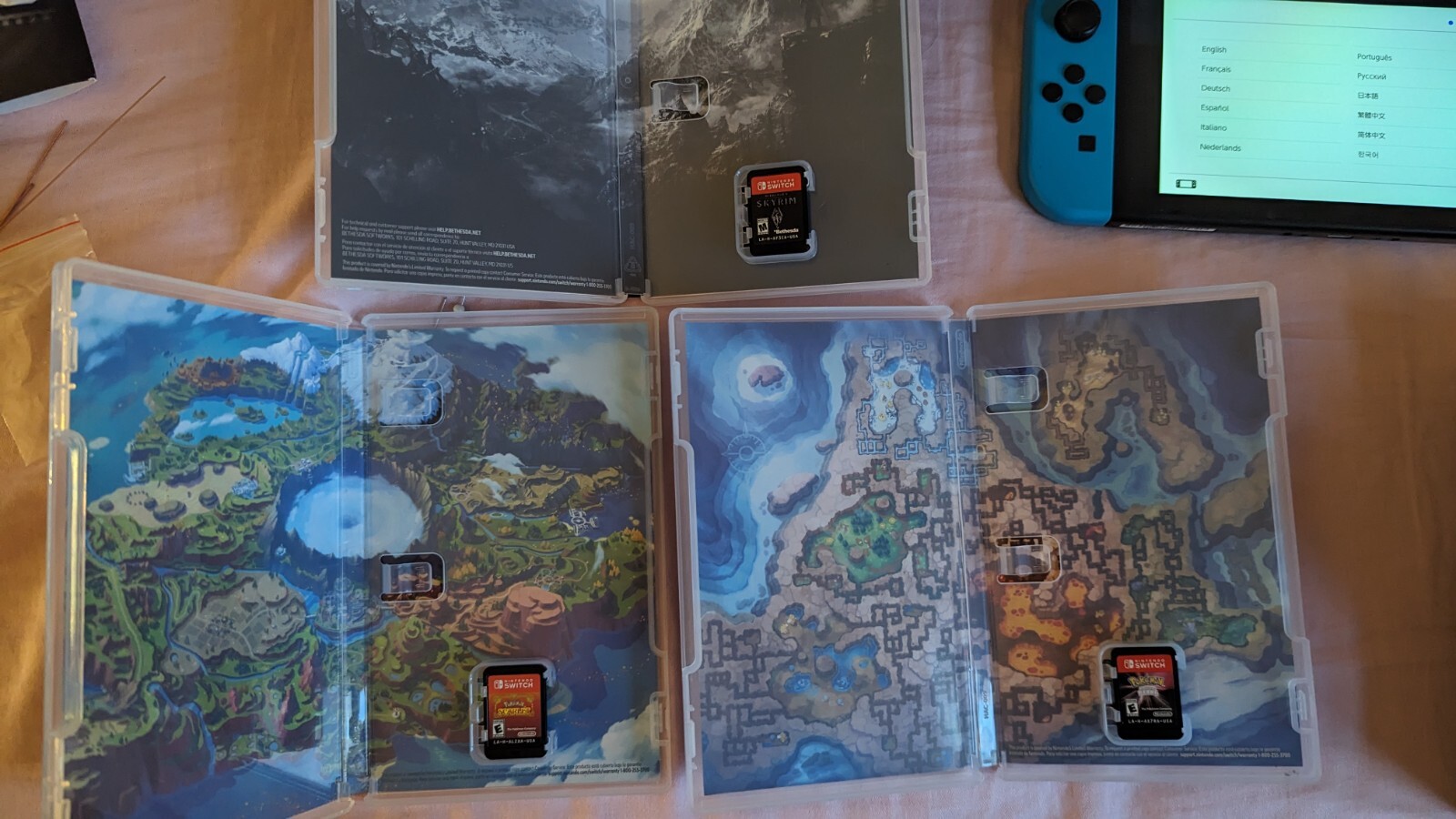 FIRST EDITION – Nintendo Switch 32GB / Red Blue Joycons/ Gray Console With Games