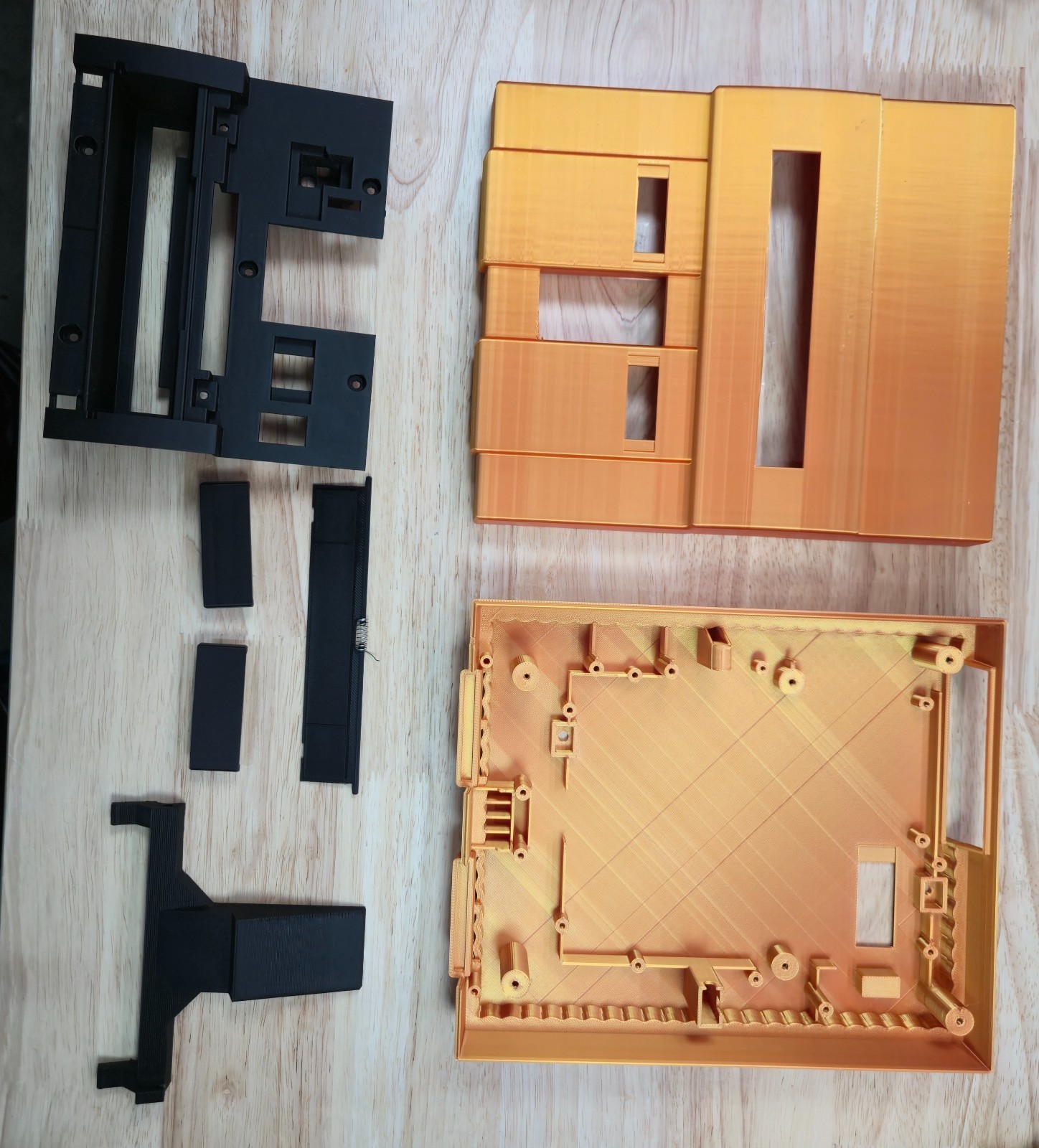 SNES Custom Replacement Shell and Pieces – Gold/Black