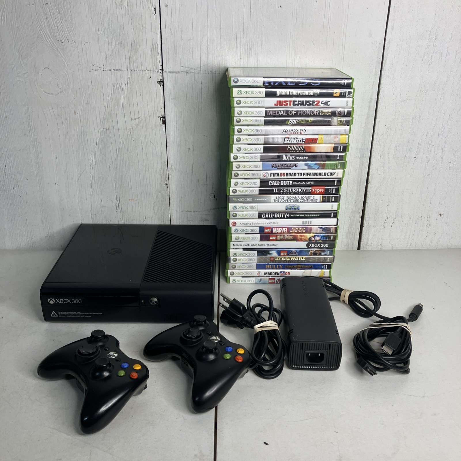 Microsoft Xbox 360 E 500GB 1538 Bundle 2 Controllers 25 Games GTA V HALO FALLOUT