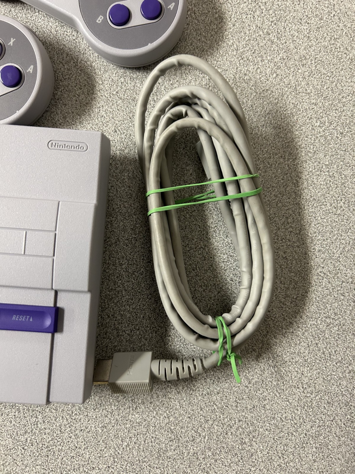 Nintendo SUPER NES MINI CLASSIC ED. CONSOLE w/23 installed games, 2 cont, cables