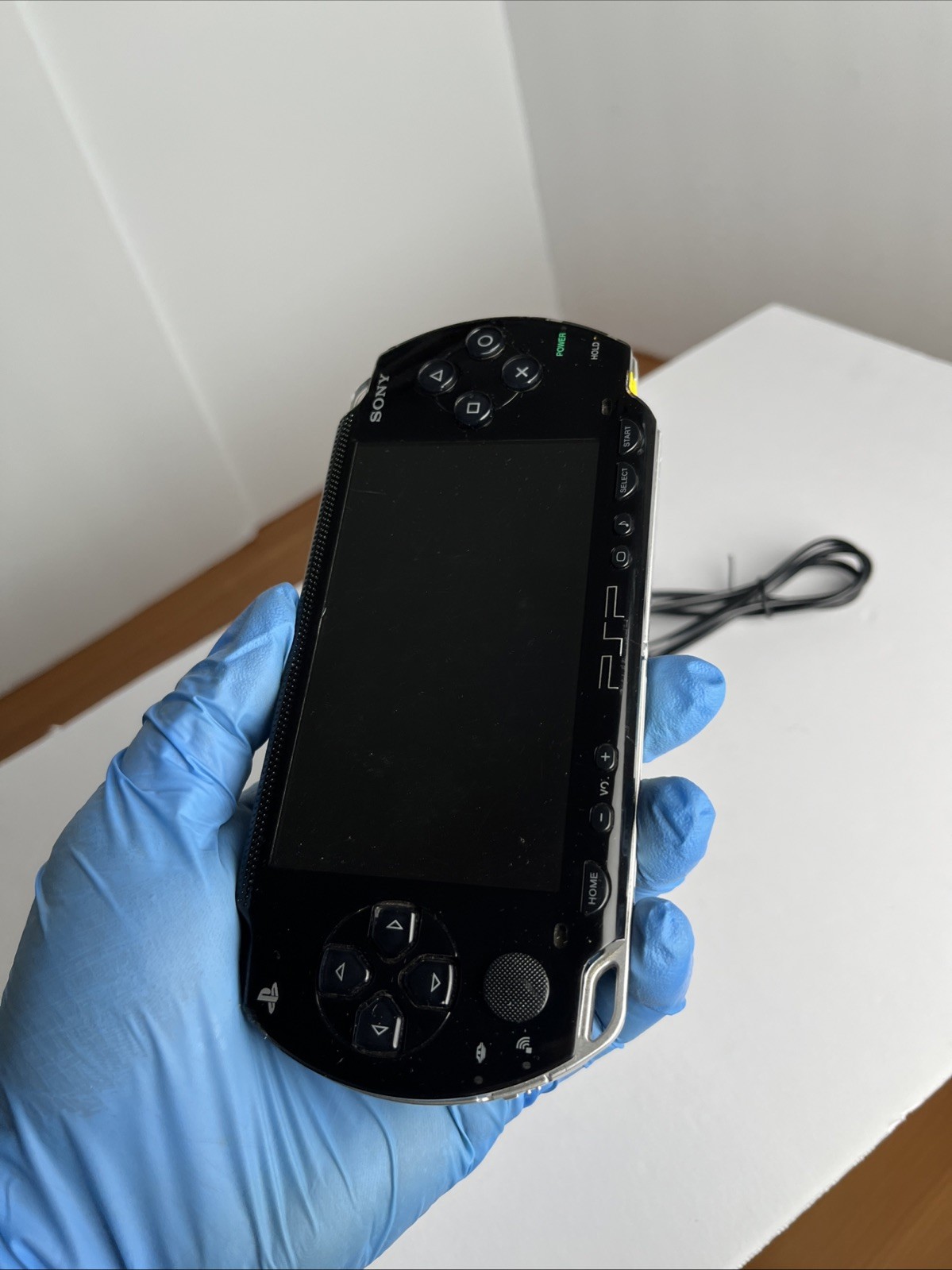 Sony PSP-1001 PlayStation Portable Console w/ Battery & Charger – TESTED & WORKS