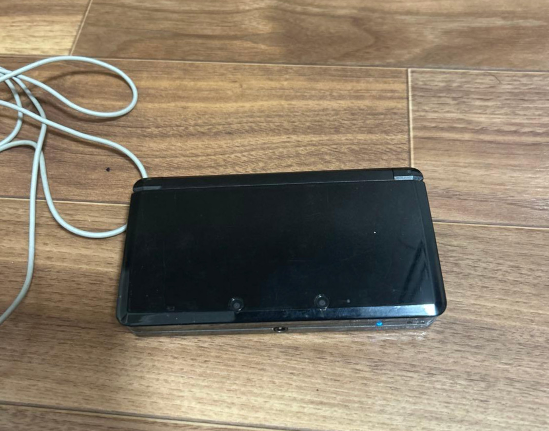 Nintendo 3DS 2GB Handheld System – Cosmo Black with charger tested