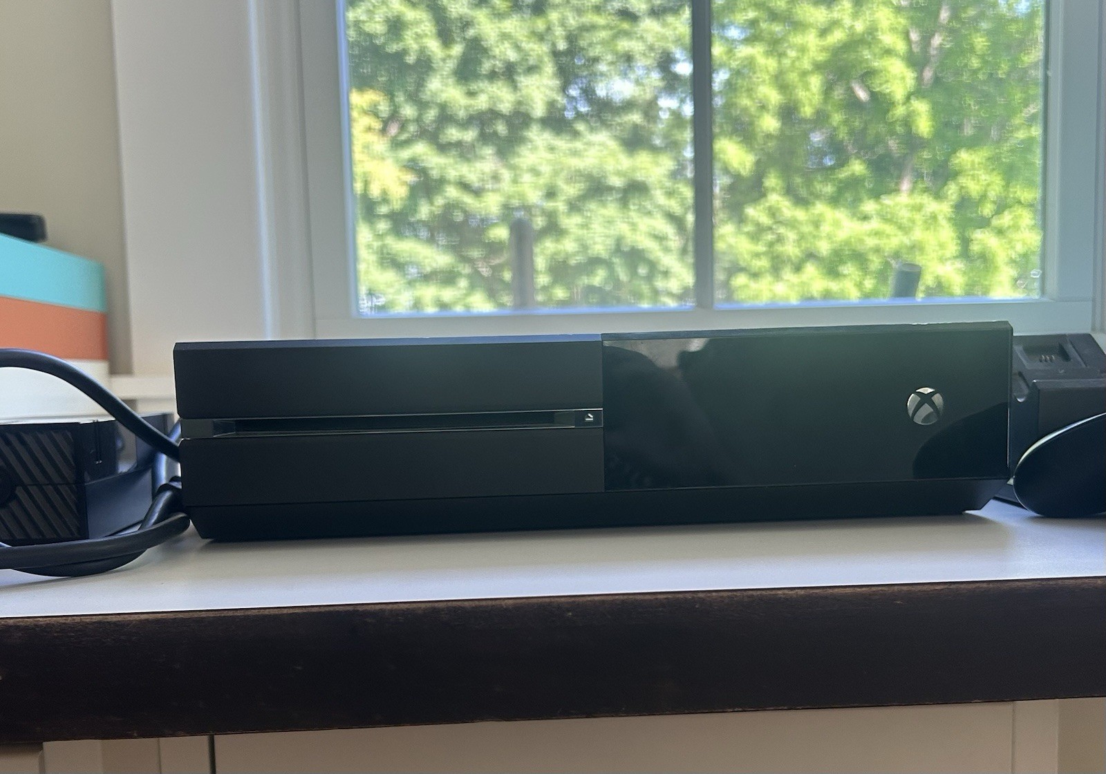 Microsoft Xbox One 500GB Home Console – Black (1540) WITH cords, controllers.