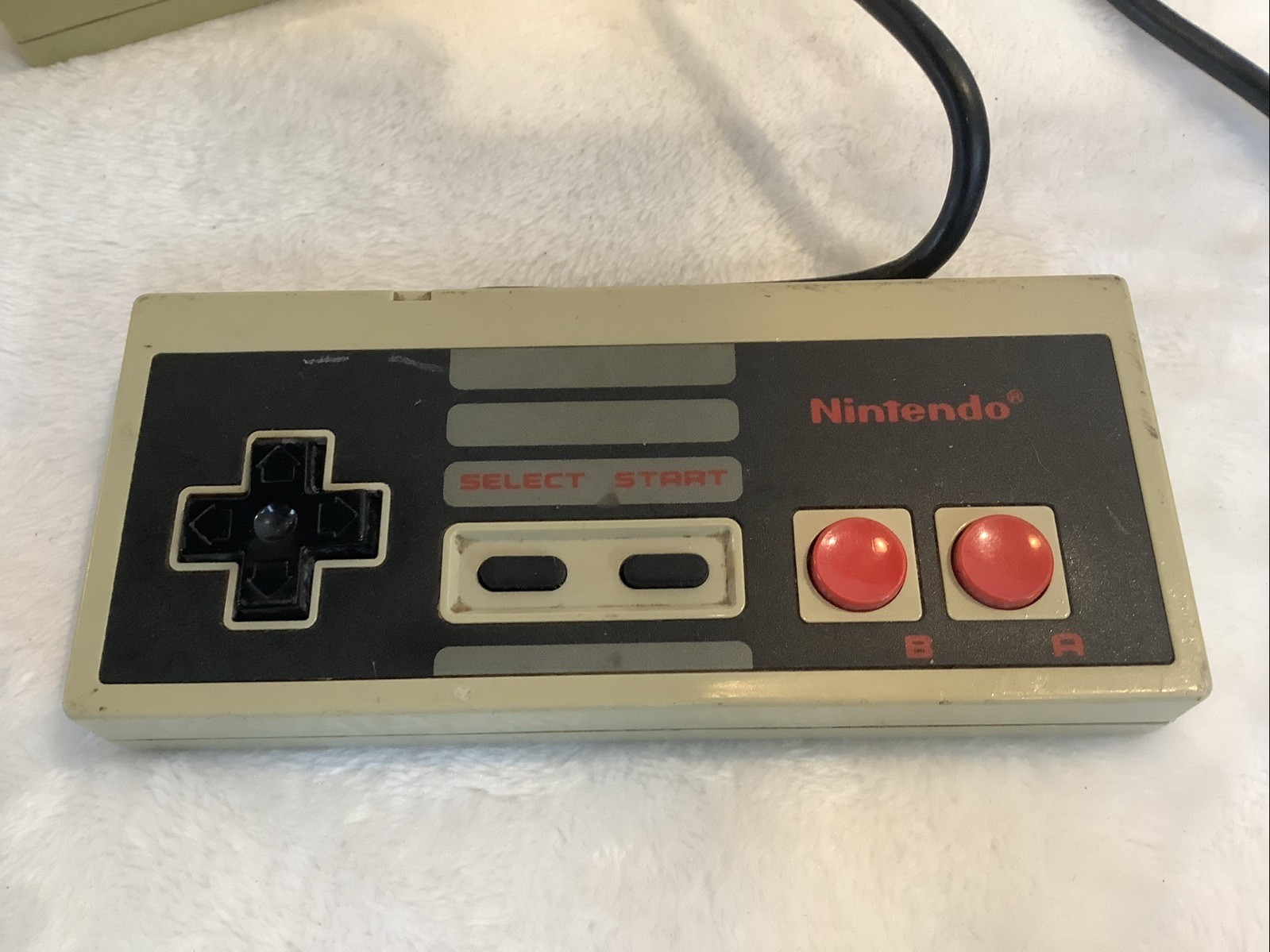 Nintendo Entertainment System Cons+ 2 Controllers + Super Mario Bros./ Duck Hunt