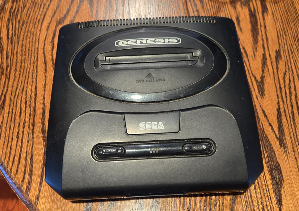 Sega Genesis Model 2 Bundle Deal – Console, 3 Controllers, Game