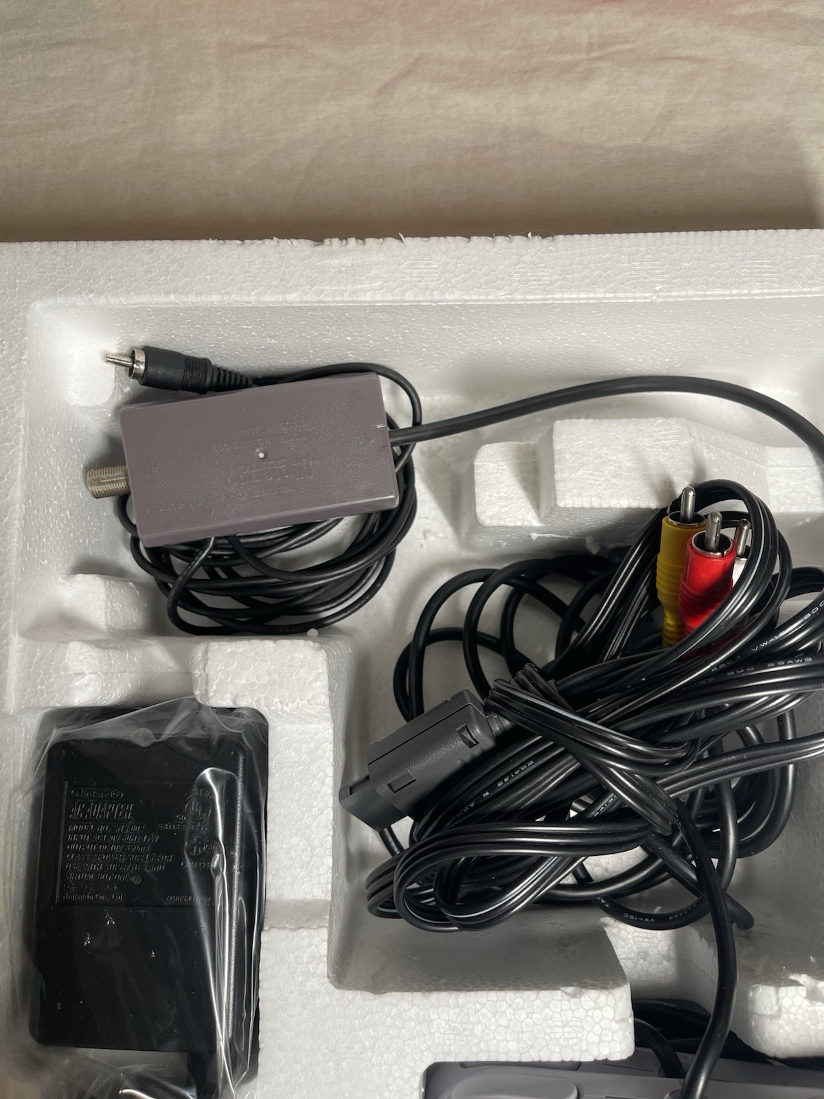 Super NES Donkey Kong Console Set CIB W/ Matching Serial Number – Tested!