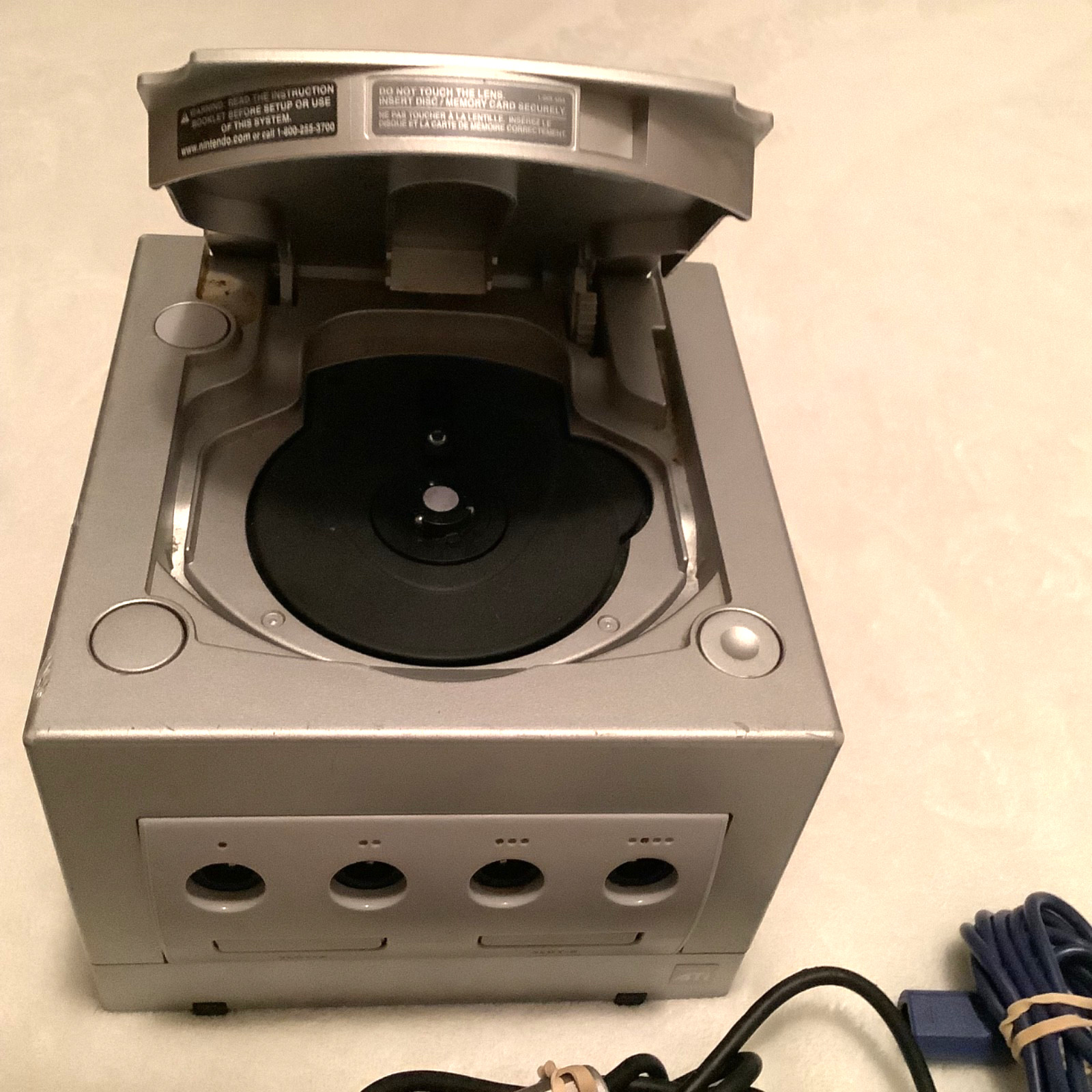 Nintendo GameCube Console DOL-101 Silver W/ Controller/extension +128 mem/card