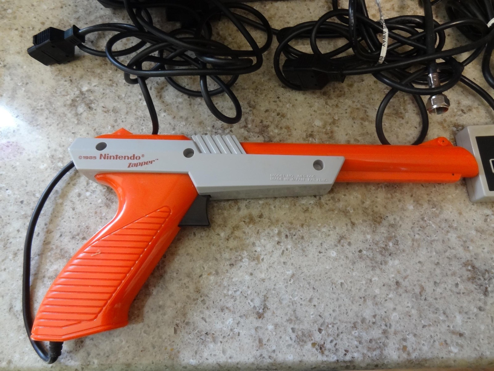 Vintage Nintendo NES Action Set Console Boxed Zapper 2 Controllers + Literature