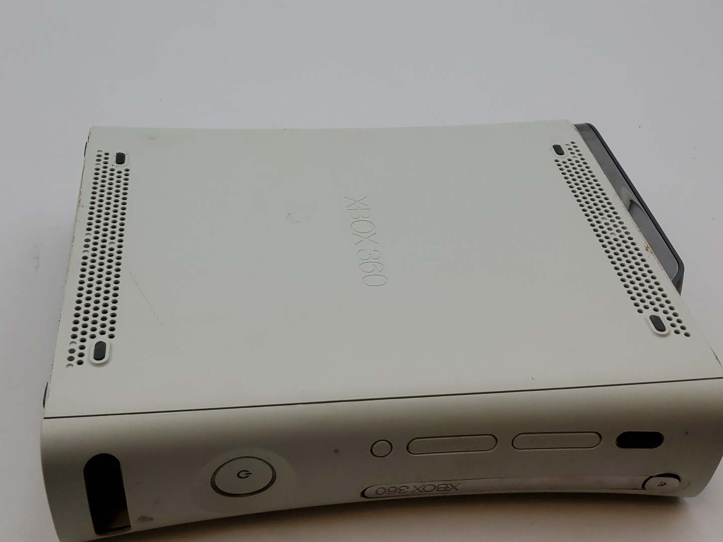 Microsoft Xbox 360 Game Console w 20 GB Hard Drive (Power & Aux Cord