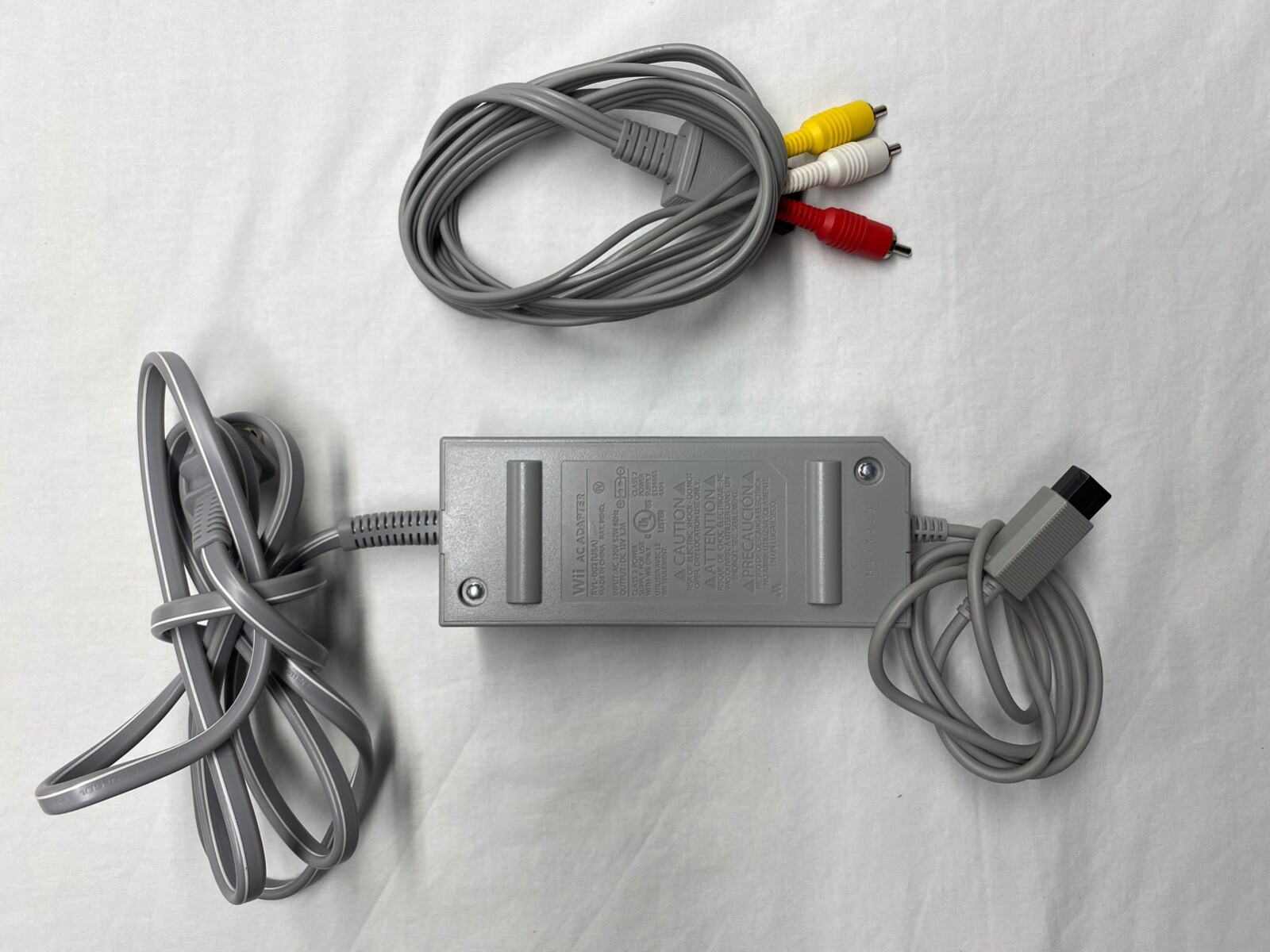 Nintendo Wii Mini Console Bundle – Original Box With Mario Kart Tested Clean